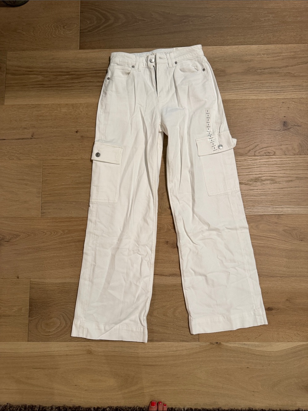 American Eagle Outfitters White Wide-Leg Cargo Jeans
